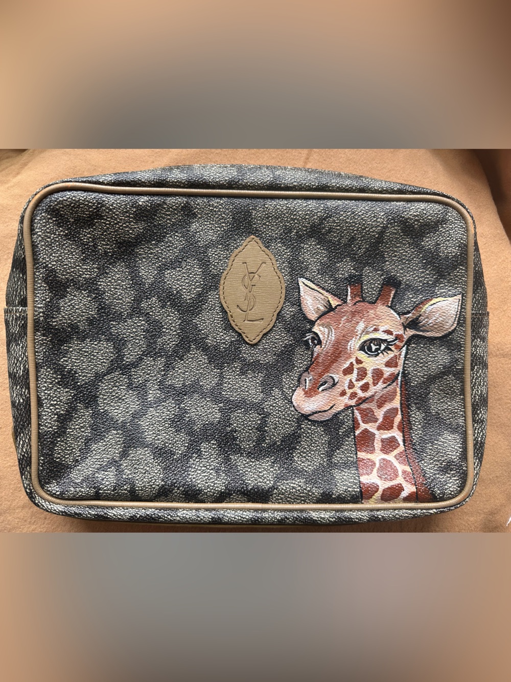 Yves Saint Laurent Hand-Painted Vintage Giraffe Print Clutch Pouch Toiletry Bagπ¦ - Picture 2 of 16